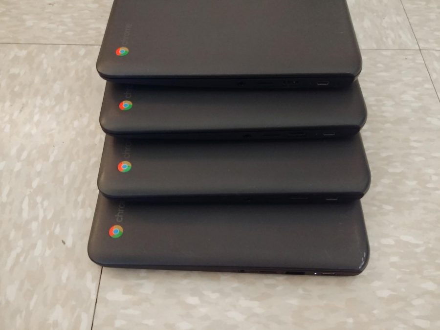 A+quatrain+of+DHS+Chromebooks.
